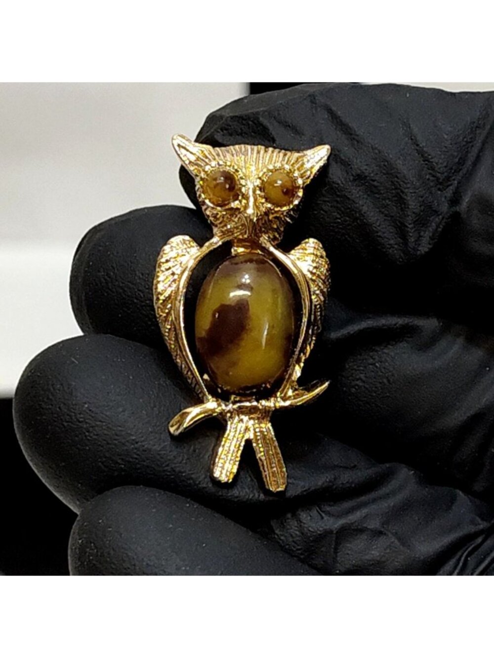 Owl Brooch Cabochon Stone Belly & Eyes Vintage Gold-Tone Grannycore Jewelry EUC